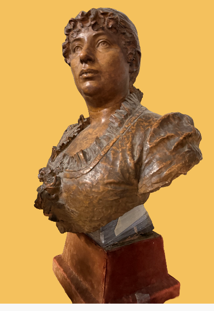 Busto in terracotta di giovane donna